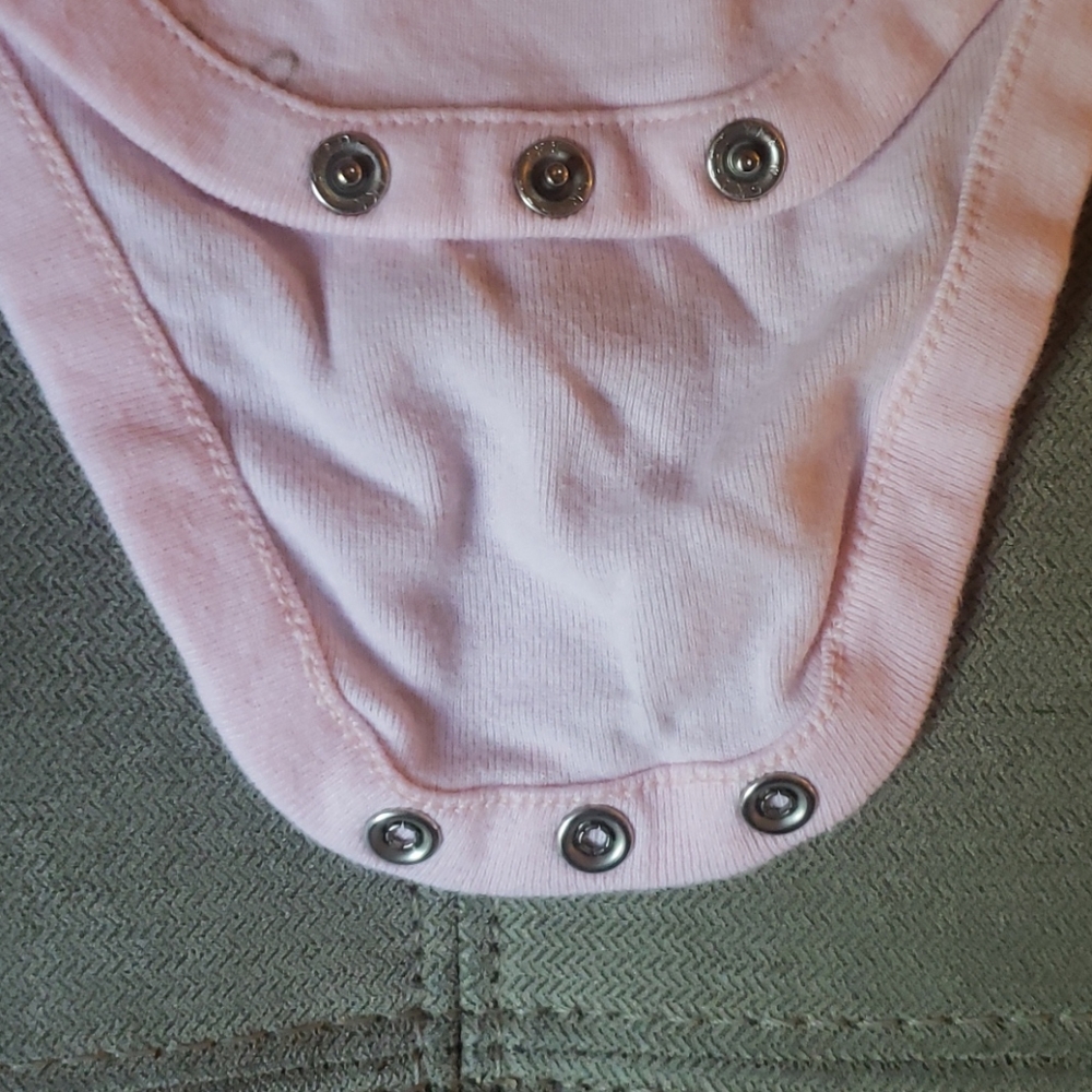Gap onezie - Picture 2 of 4